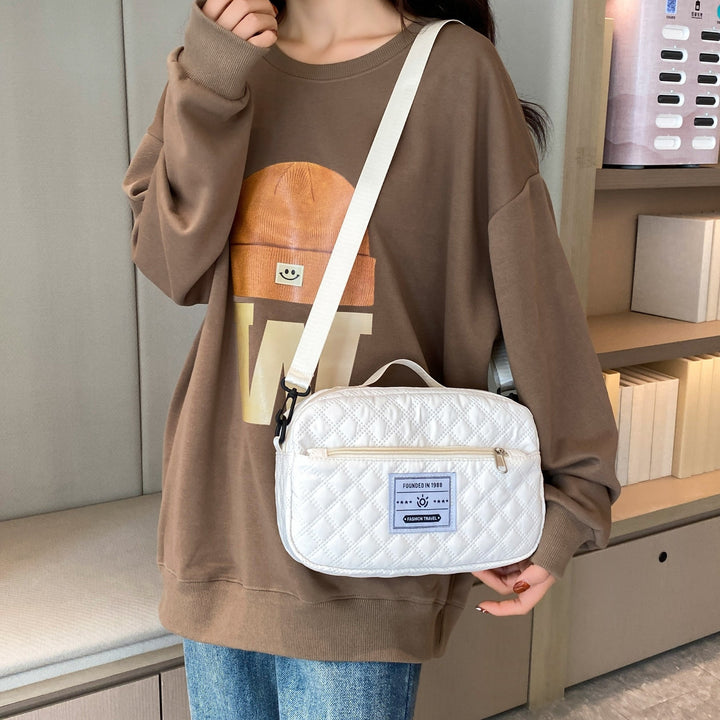 Large Capacity Water-Resistant Travel Duffle Bag - Fashionable Polyester Gym Yoga Tote with Adjustable Strap, Zipper Closure, Polyester Lining - Hand Washable