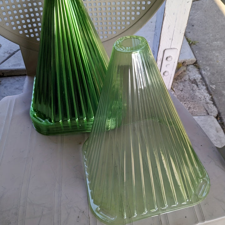 Reusable Garden Cloche Bells - Protect Plants from Birds, Frost, Snails, and More with Durable, Weather-Resistant Covers for Gardening and Lawn Care - Easy to Use, Reusable, and Versatile Plant Protectors