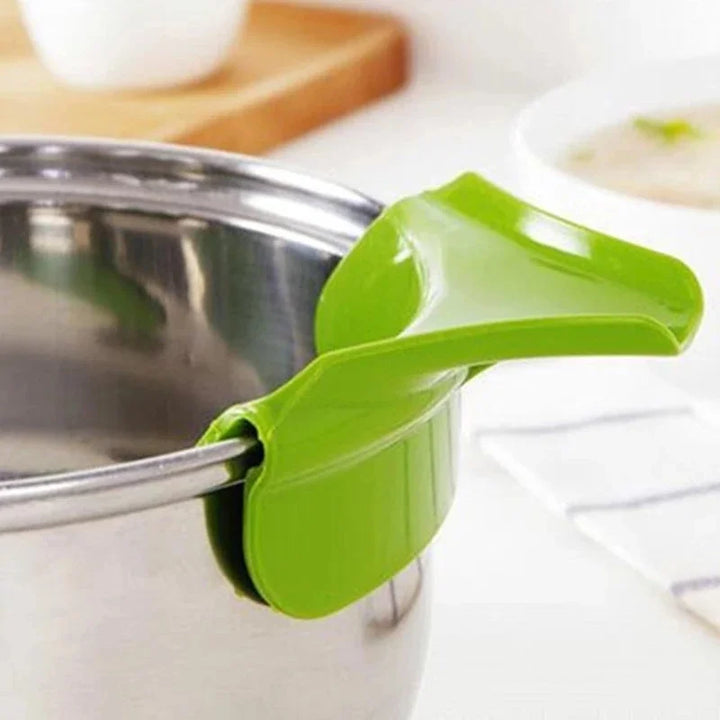 Imbuto di sospensione telescopico pieghevole in silicone Imbuto di sospensione creativo per erogazione di liquidi Mini imbuto per erogazione di liquidi per uso domestico Utensili da cucina