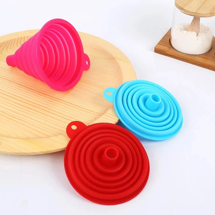 Imbuto di sospensione telescopico pieghevole in silicone Imbuto di sospensione creativo per erogazione di liquidi Mini imbuto per erogazione di liquidi per uso domestico Utensili da cucina