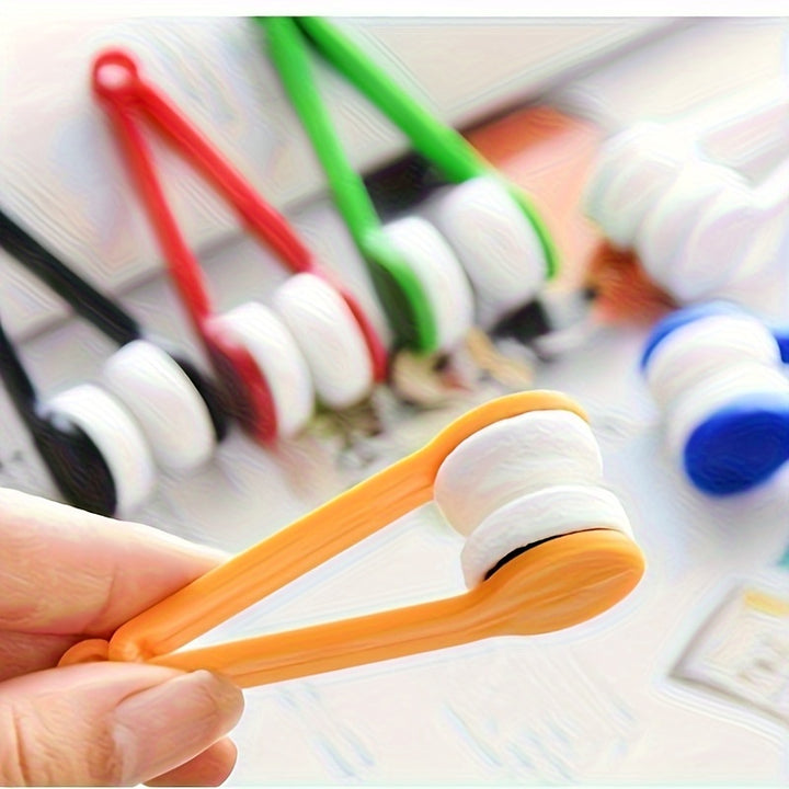 3/6/9pcs Premium Glasses Cleaning Travel Case with Microfiber Cloth And Double-Sided Brush, Say Goodbye to Stains, Ideal Glasses Gift (Random Colors)