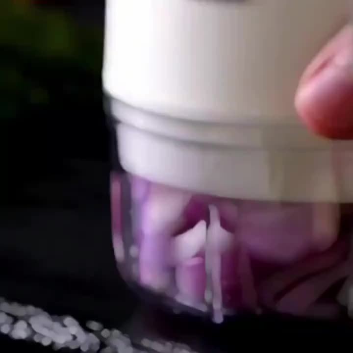 1pc 250ml USB Rechargeable Mini Garlic Mincer - Automatic Kitchen Cooking Machine for Multi Scene Use with Various Colors