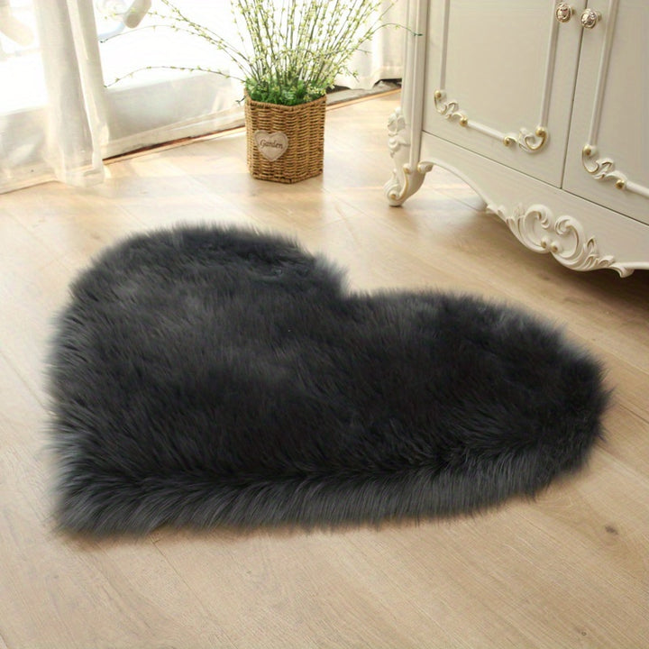 Heart Shaped Fluffy Shaggy Faux Fur Rug - 1pc Plush Carpet for Living Room Bedroom Sofa - 50*60cm/19.68*23.62in Area Mat